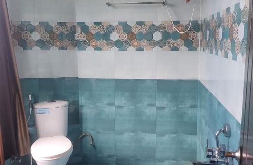Theog Apartment | Pet Friendly Taj Valley View - Guest Rated 10/10