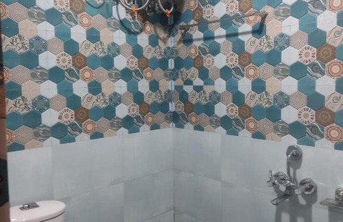 Theog Apartment | Pet Friendly Taj Valley View - Guest Rated 10/10