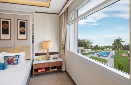Taj Ganj Hotel | Elegant Tajview Agra: 5-Star Retreat with Spa & Pool