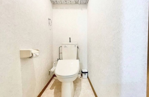 Okubo Apartment | Takadanobaba 302, centrally located in Shinjuku-ku.