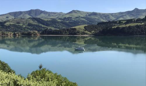 Akaroa House | Scenic Takamatua Holiday Home with Oceanfront Views