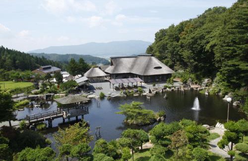 Tono Hotel | Family-Friendly Takamuro Suikoen with Hot Tub & 9/10 Rating