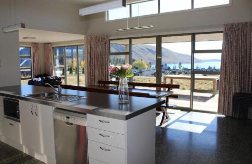 Lake Tekapo House | Pet-Friendly Takapō Escape - Lake Tekapo with 9.3/10 Rating