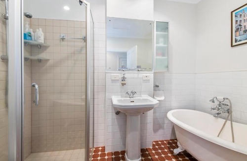 Takapuna House | Exceptional Takapuna Accommodation - Rated 9/10 by Guests