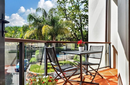 Takapuna House | Cozy Takapuna Beach Accommodation with Accessibility Options