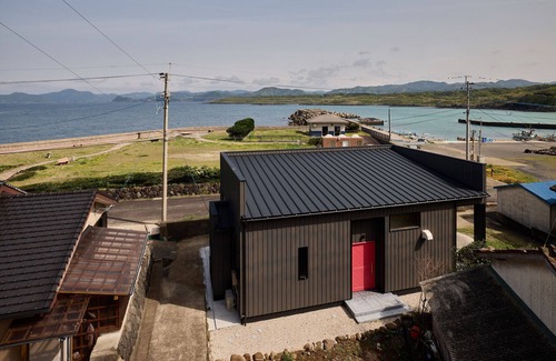 Goto House | TAKASAKI STAY, an inn located about a 1-minute walk from Takasaki Beach in Mitsui Raku, Fukue Island, Goto Islands.