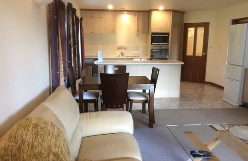 Arundel Apartment | Relax in the Country - 1 Bedroom Apartment with Spa & Pool