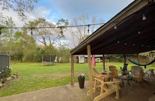 Tillmans Corner House | Discover Freeway Lane: Ocean View & Pet-Friendly Retreat