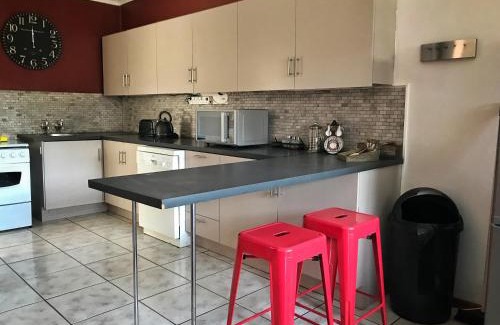 Old Place Apartment | Relaxing Self Catering Retreat with Kitchen & Breakfast Options