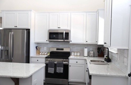 Florence House | Relax in Florence: Top-Rated Hotel Near i95 & Buc-ee's