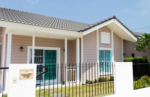 Hin Lek Fai Villa | Relax and Unwind at Hilltop Retreat