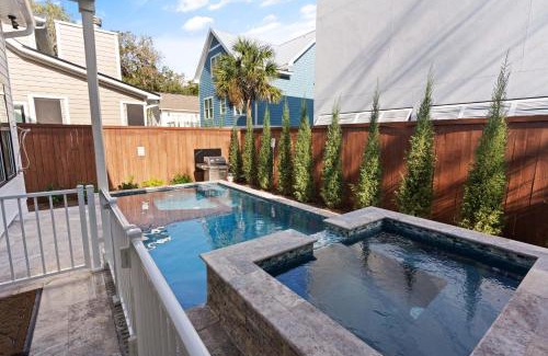 King City House | Relax at Take It Easy - 104 Gould Street with Pool Access