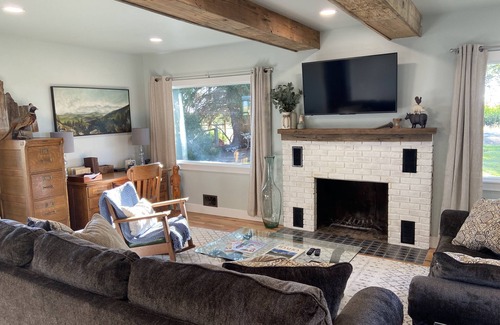 Buhl Other | Relax at a Unique Tranquil Country Getaway with Spa & Pool
