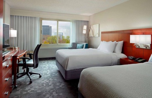 Home Park Hotel | Relaxing Getaway at Piedmont Park: Pet-Friendly & Pool