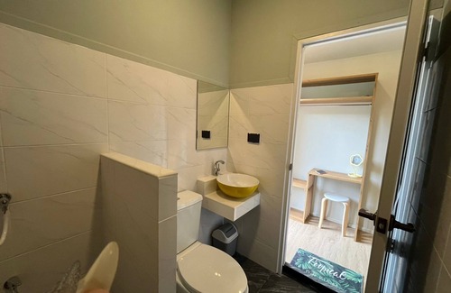Ban Ta Khun Hotel | Cozy Takhun Mountain View Hotel with Pool and Restaurant