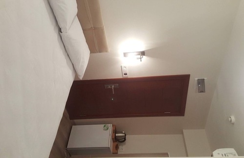 Talimhane Apartment | Discover Takim Mendana: Luxurious Suite Near the Beach