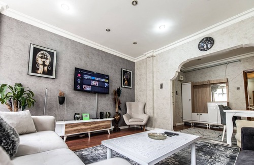 Gumussuyu Mahallesi Apartment | Prime Taksim Center Location with Modern 2+1 Amenities