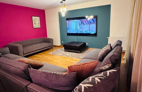 Gumussuyu Mahallesi Apartment | Relax at Taksim Perfect Residence: 3 Bedrooms, Pool & Gym