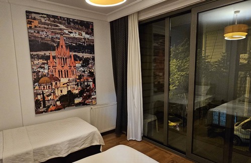 Taksim Apartment | Discover Taksim Square Residence with Pool & Pet-Friendly Perks