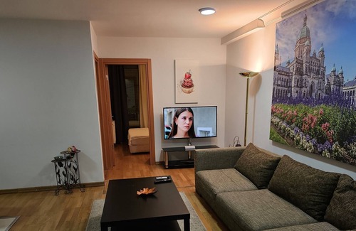 Taksim Apartment | Discover Taksim Square Residence with Pool & Pet-Friendly Perks