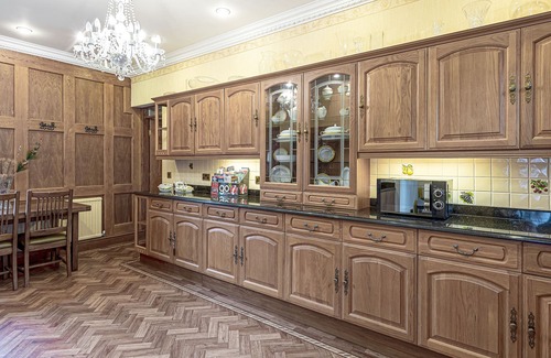 Llanfairpwllgwyngyll House | Discover TAL GWYNEDD: Perfect Pet-Friendly Retreat