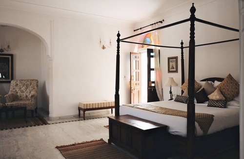 Talabgaon Other | Discover Talabgaon Castle: Pool, Dining & Family-Friendly Stay