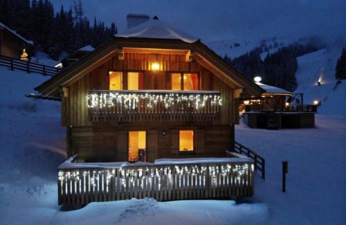 Lachtal Apartment | Welcoming Talhütte App.2: Pet-Friendly with Breakfast
