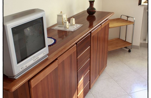 Cariati Apartment | Cozy Talitha Apartment Steps from the Ocean with Amenities