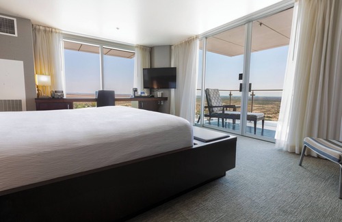 Scottsdale Resort | Premium Stay at Talking Stick Resort with Pool & Spa