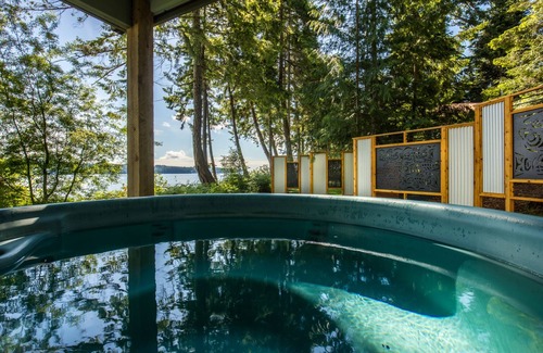 Fanny Bay House | Unwind at Tall Cedars Beach House with Oceanfront Hot Tub