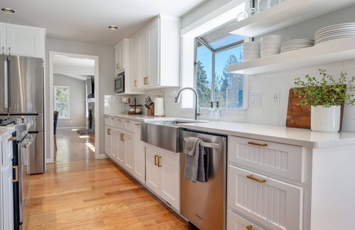 Southeast Bend House | Relax at Tall Pine Tuckaway: Hot Tub & Firepit Patio