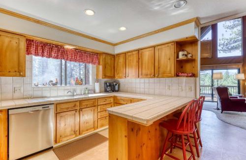 Montgomery Estates House | Relaxing Tallac Views Getaway with Family & Pet-Friendly Perks