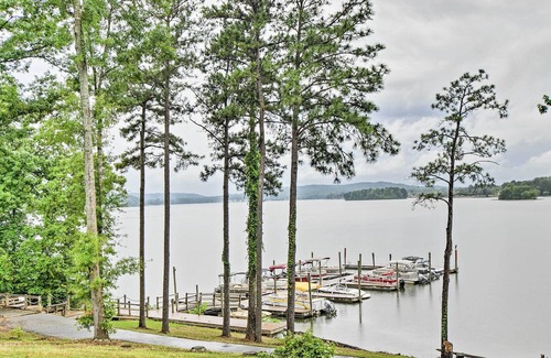 Talladega Condo | Talladega Area Condo w/ Lake Views!