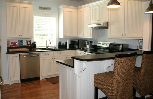 Lincoln House | Inviting Lakefront House for Talladega Race Week Getaway
