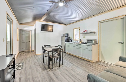 East Tallassee Cabin | Relaxing Tallassee Cabin with Forest Views and Spa Access