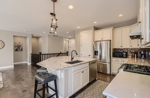 Parker House | Relaxing 3-Bedroom Ranch Home with Pool and Breakfast