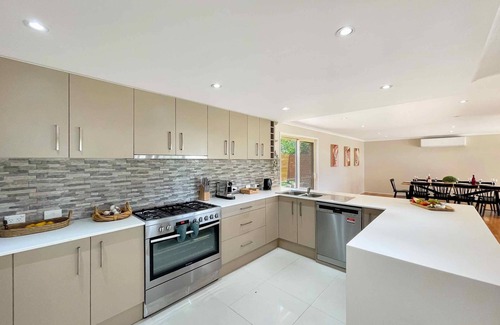 Nulkaba House | Tallowood House - Ideal Family Retreat with Private Pool