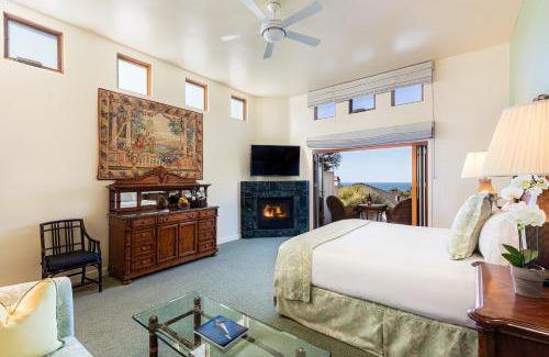 Northwest Carmel Hotel | Discover Tally Ho Inn: Family-Friendly Stay with Great Reviews