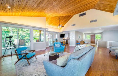 Harbor Springs House | Discover Tally-Sun on the Bluff: Family-Friendly Retreat