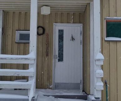 Kehys-Kainuu Ski Chalet | Quaint Talo Kainuun: Pet-Friendly Retreat by the Ocean