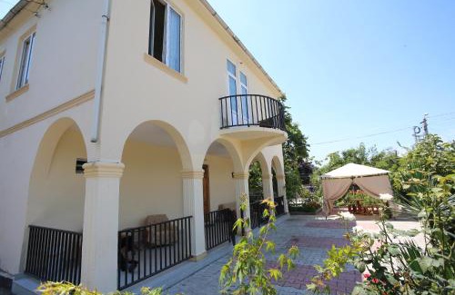 Makhinjauri House | Pet-Friendly Talo's Guest House with Ocean Views