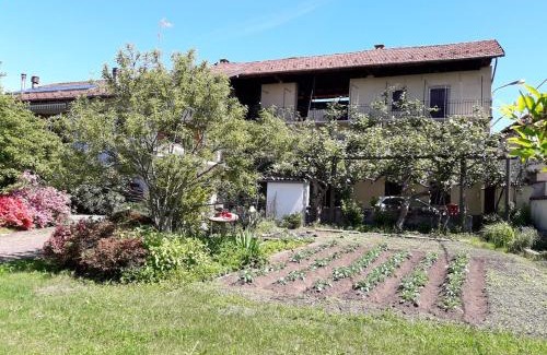 Invorio Apartment | Oceanfront Escape at Talonno il frutteto – Guest Rated 9.5