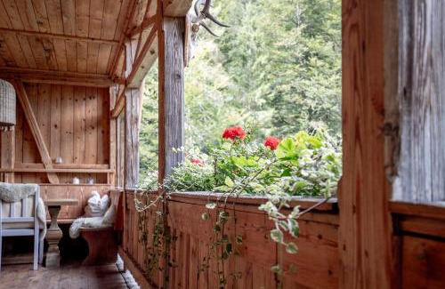 Waidring House | Discover Talsenalm Wald Habitat: Pet-Friendly Retreat
