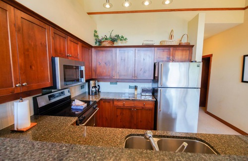 Nordic Estates House | Taluswood: Creekside Townhome with Hot Tub & Scenic Views