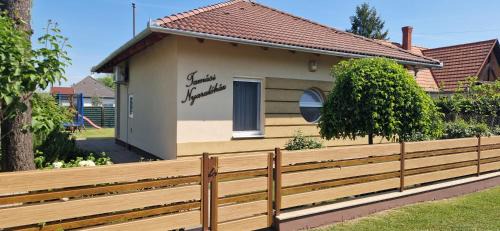 Balatonmariafurdo Apartment | Pet-Friendly Getaway at Tamási Nyaralóház - Rated 10/10!