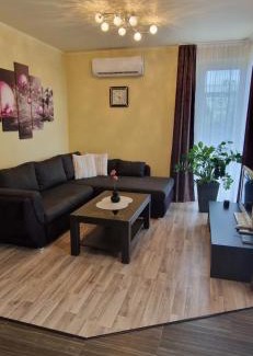 Balatonmariafurdo Apartment | Pet-Friendly Getaway at Tamási Nyaralóház - Rated 10/10!