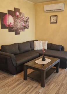 Balatonmariafurdo Apartment | Pet-Friendly Getaway at Tamási Nyaralóház - Rated 10/10!