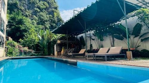 Hoa Lu Hotel | Discover Tam Coc Lion Kings Hotel & Resort with Ocean Views
