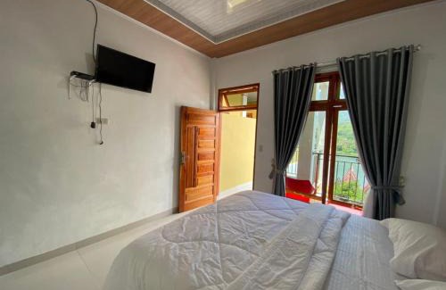 Tuk Tuk Bed & Breakfast | Child-Friendly Getaway at Tama View - Guest Rated 8/10