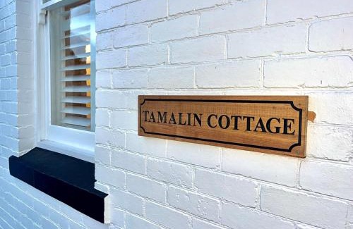 West Hobart House | Tamalin Cottage - A West Hobart Gem